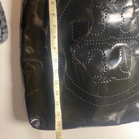 Tory Burch 17 Inch Patent Leather Glossy Black Tote Handbag - Picture 1 of 9